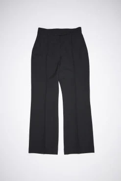Ausgestellte Hose