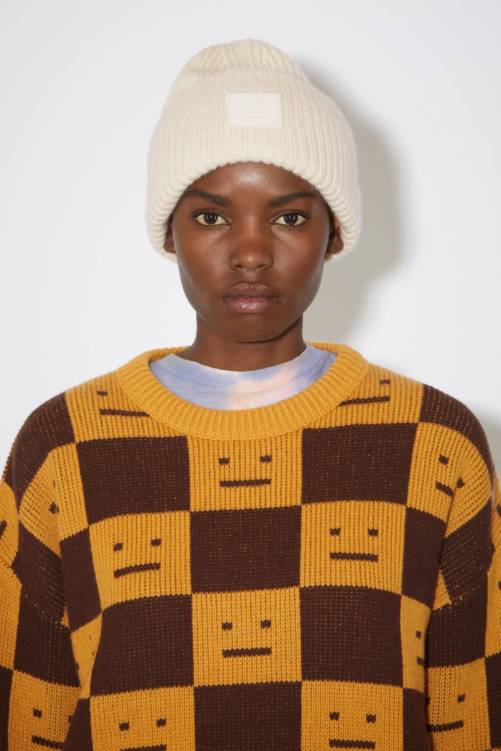 Beanie Mit Grosem Face-Logo