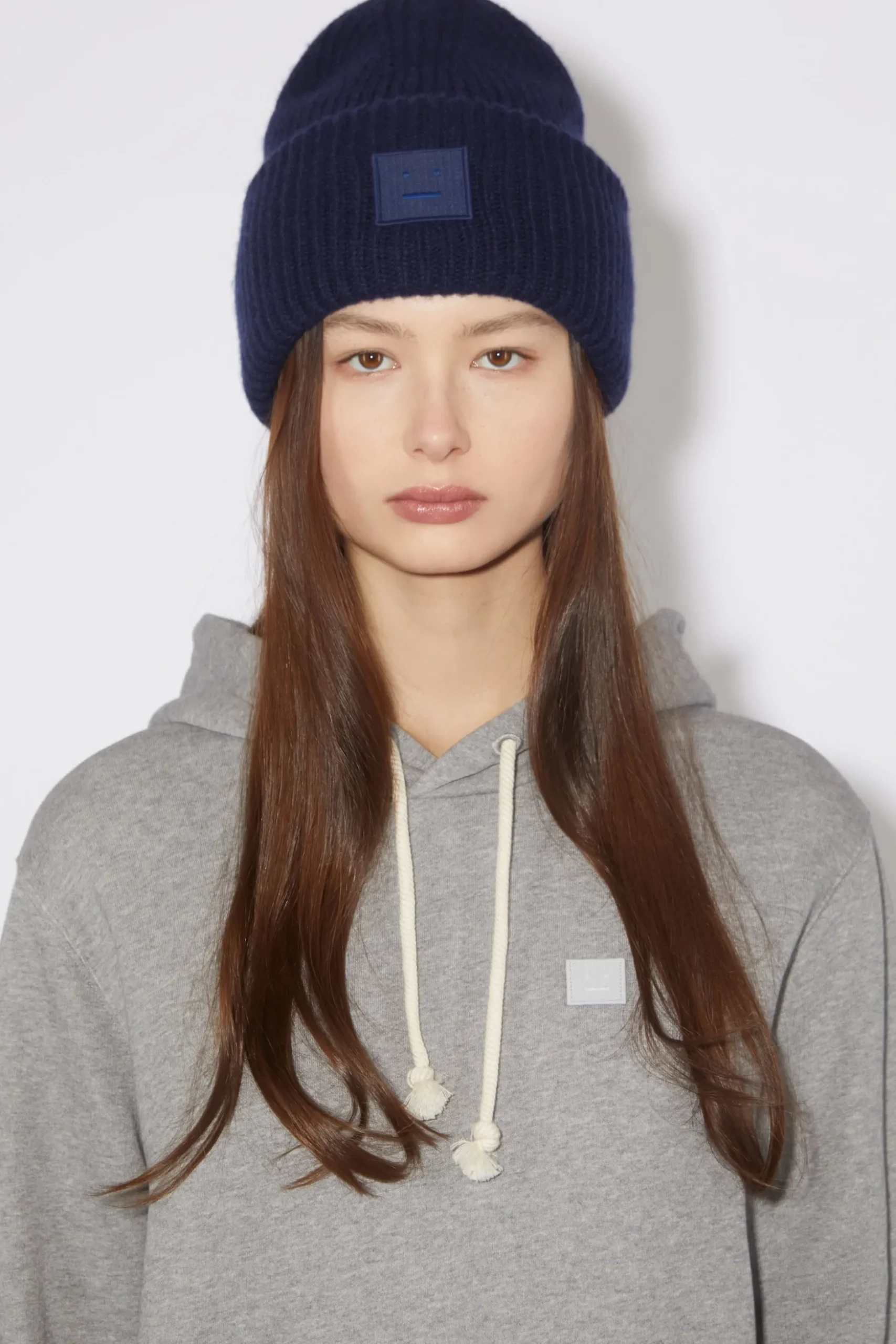 Beanie Mit Grosem Face-Logo