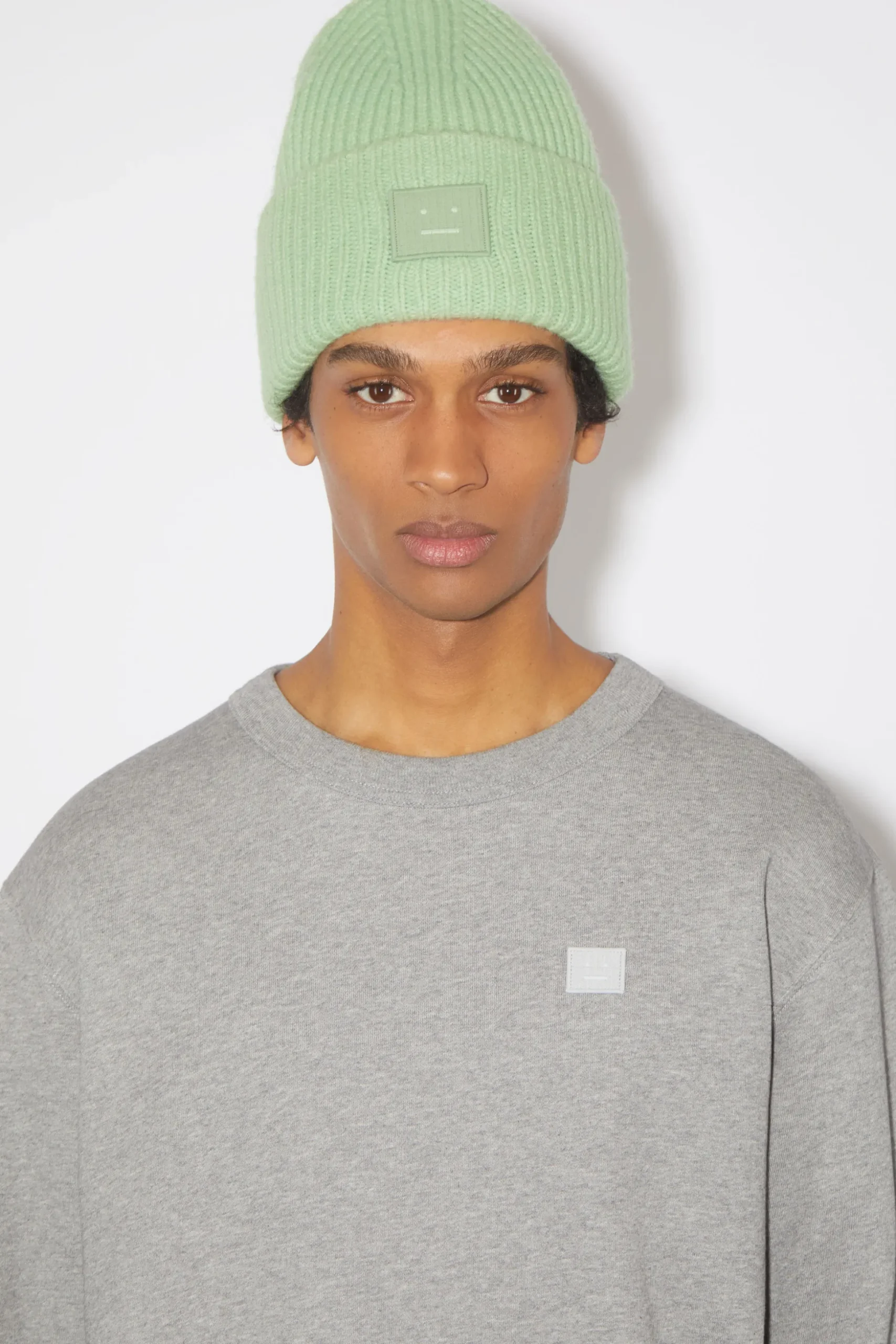 Beanie Mit Grosem Face-Logo
