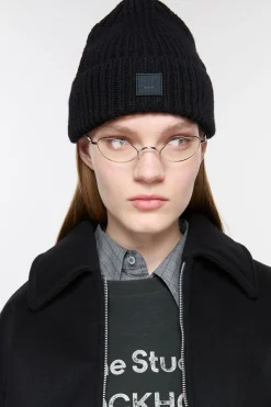 Beanie Mit Kleinem Face-Logo