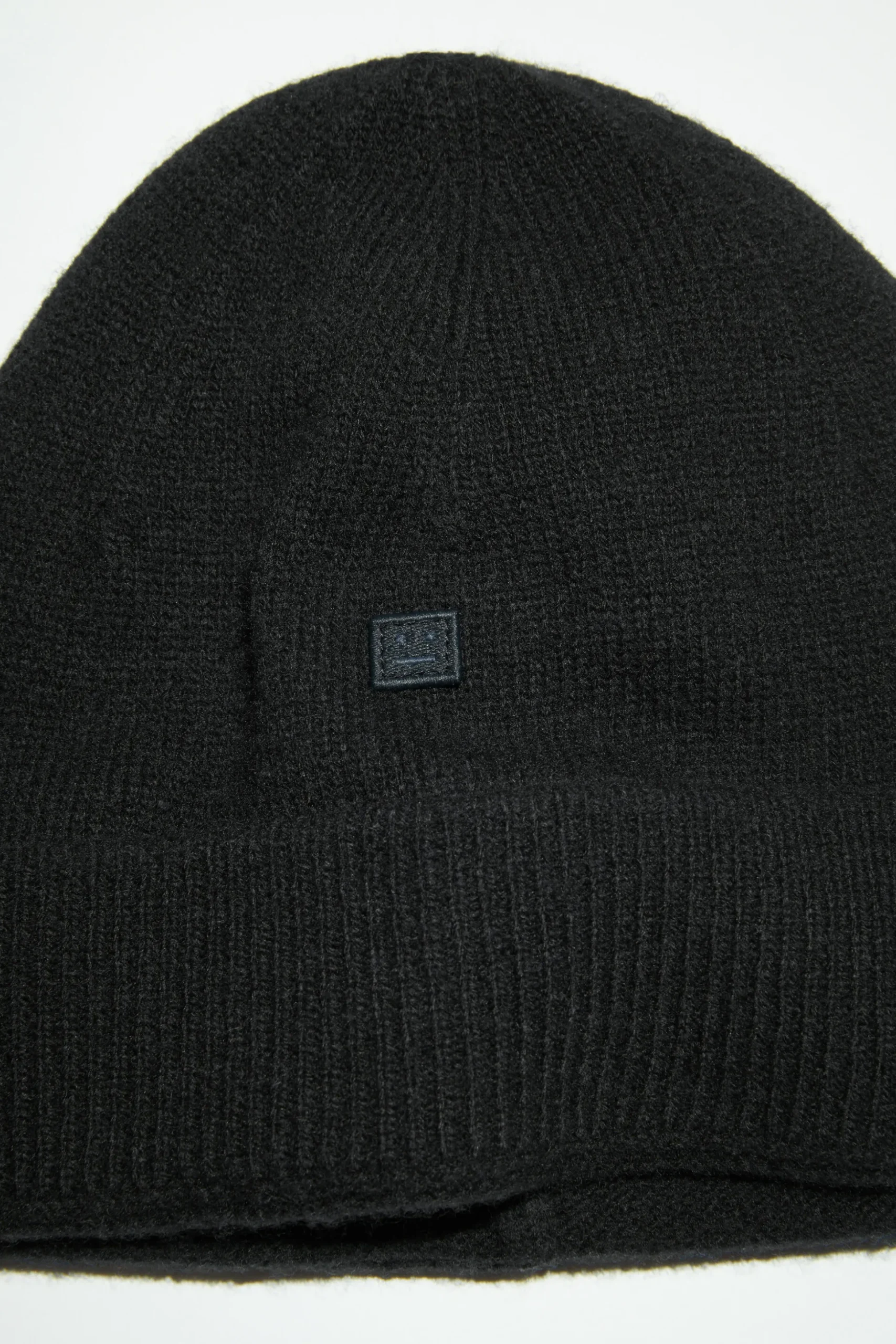 Beanie Mit Micro-Face-Aufnaher