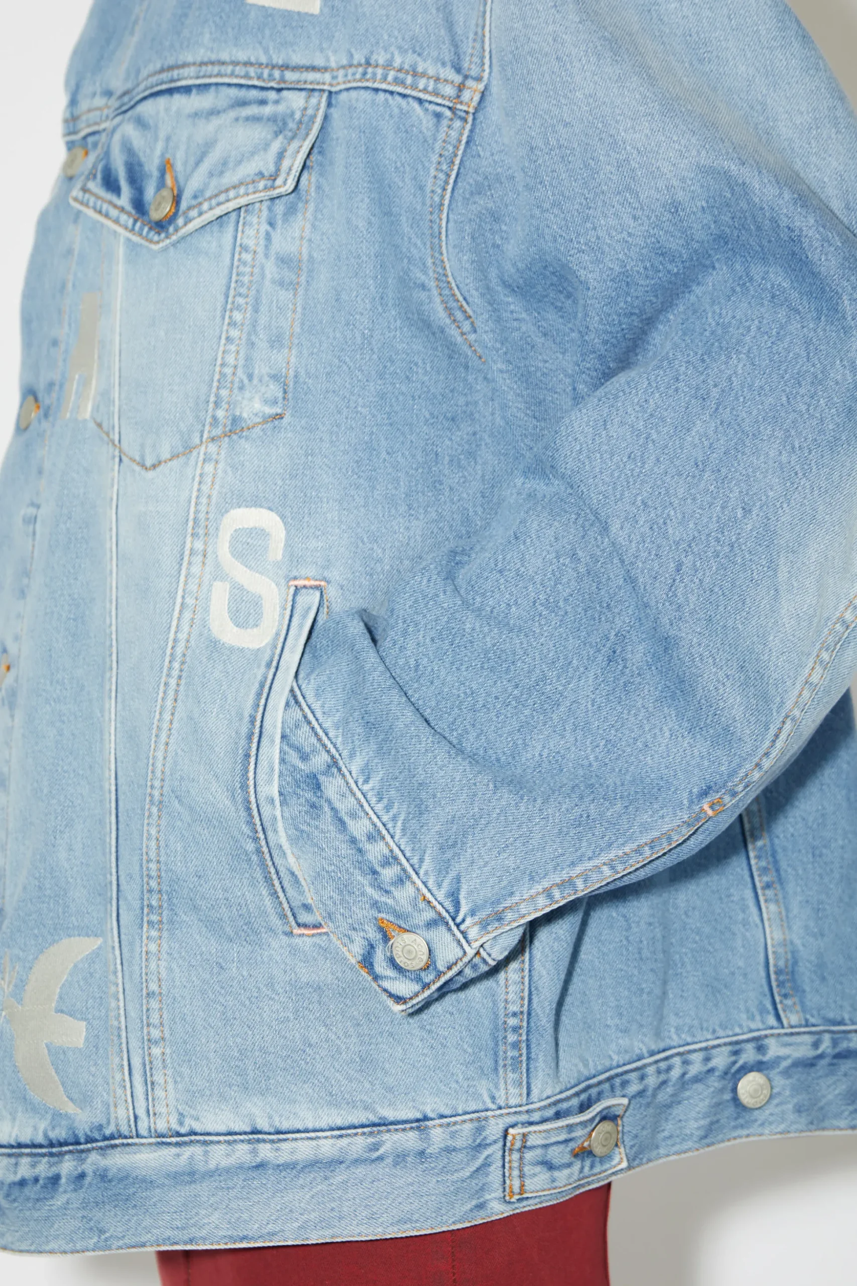 Bestickte Denimjacke In Lockerer Passform
