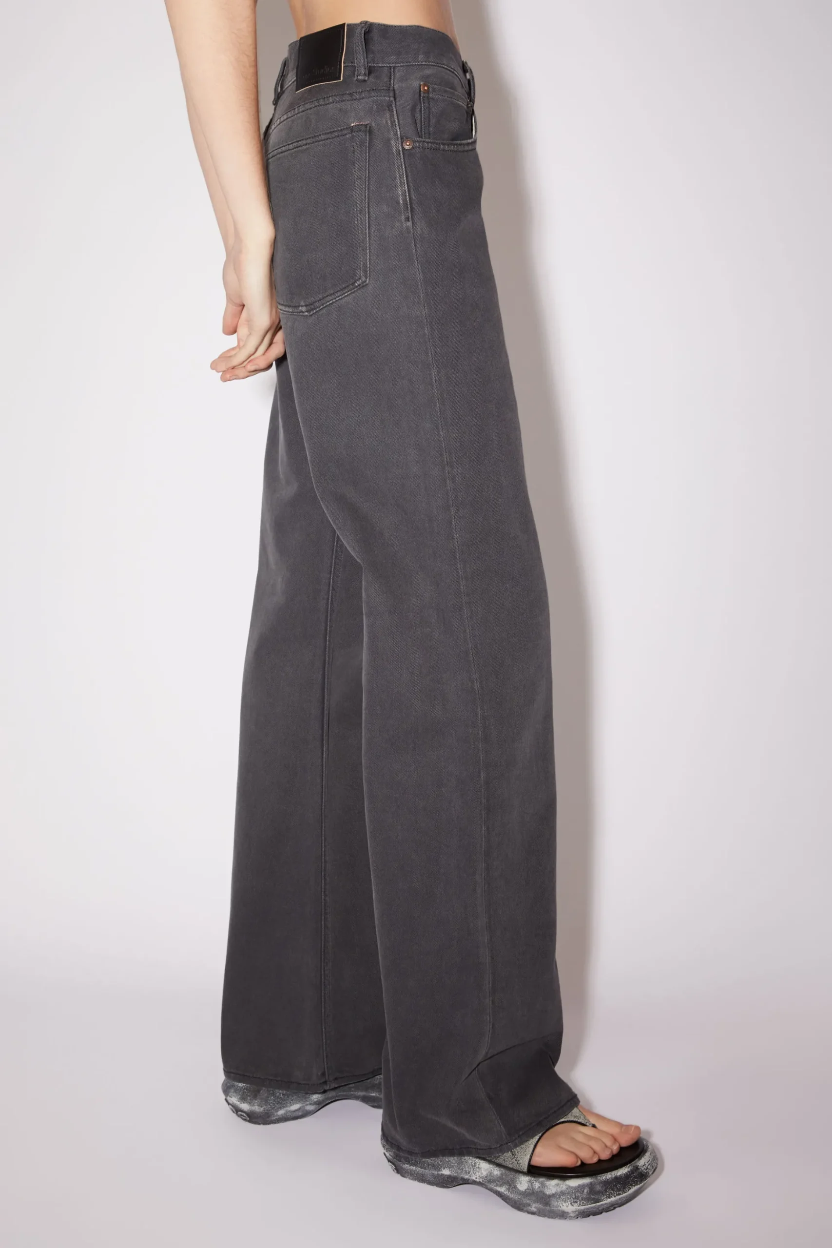 Bootcut-Jeans In Lockerer Passform