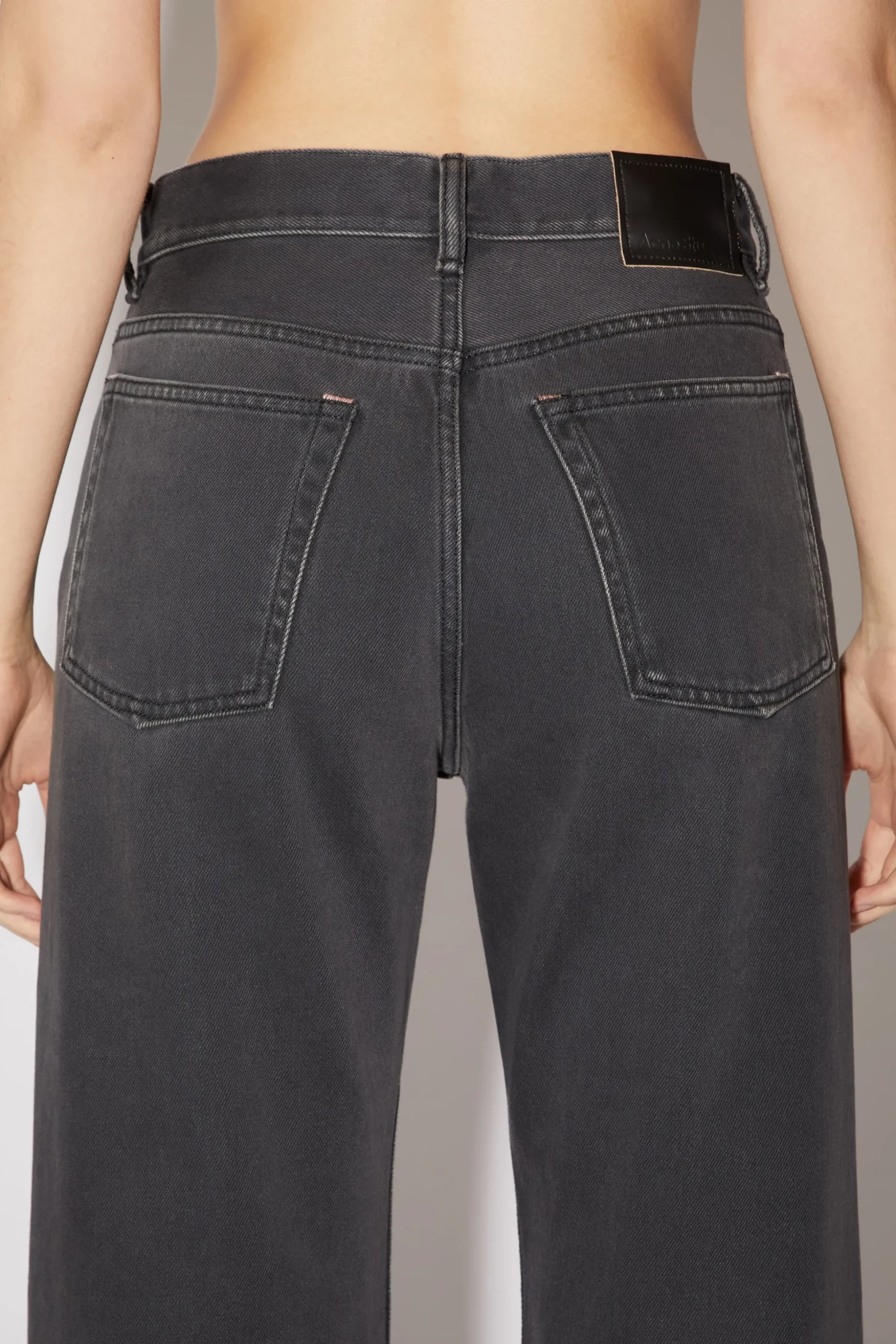 Bootcut-Jeans In Lockerer Passform