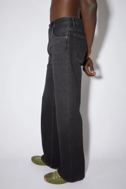 Boot-Cut-Jeans In Lockerer Passform