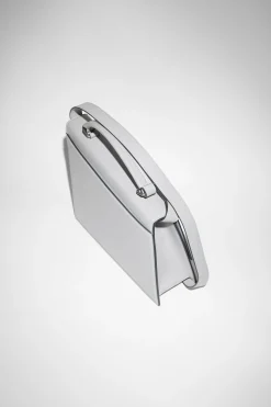 Deformierte Handtasche