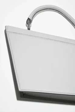 Deformierte Handtasche