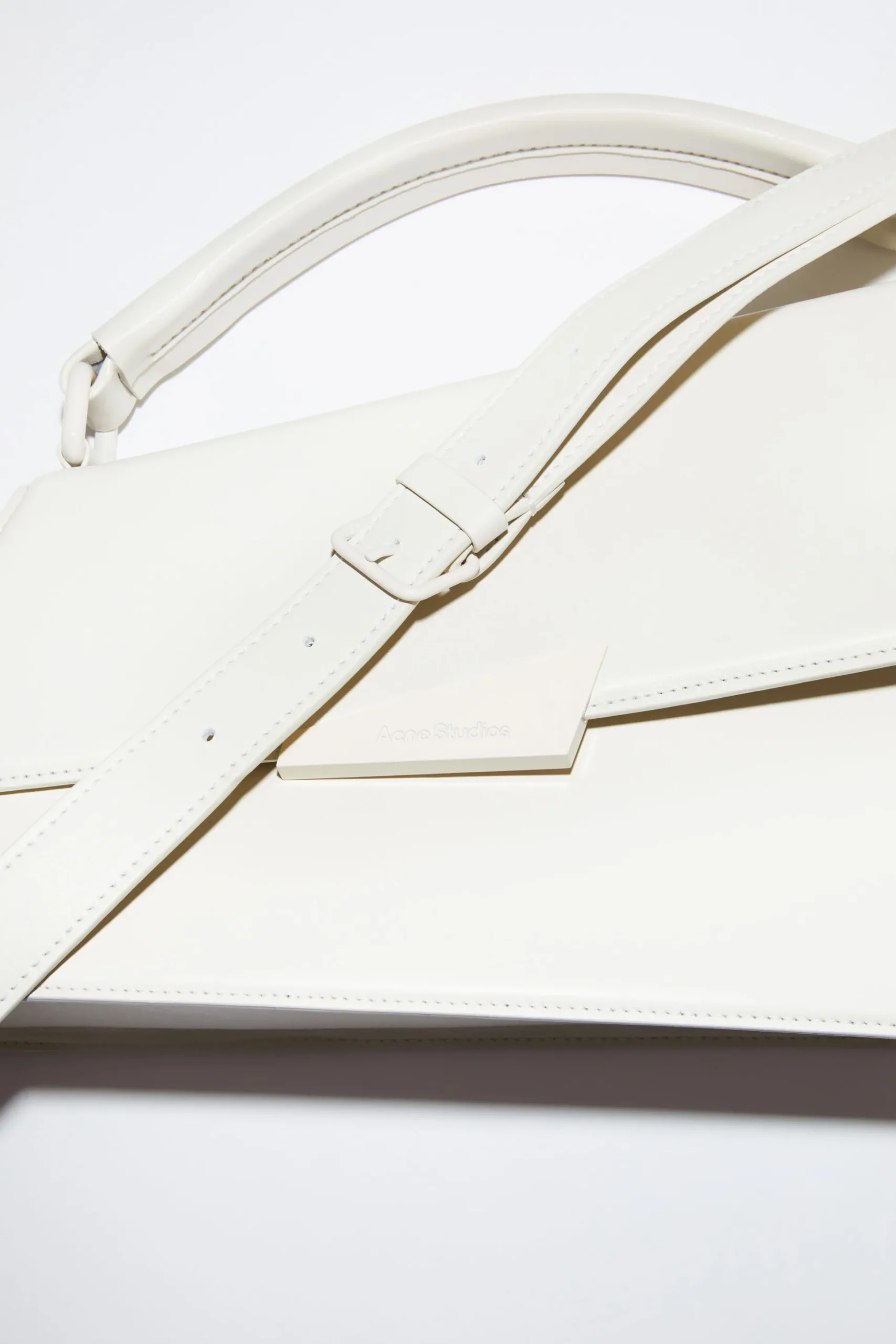 Deformierte Handtasche