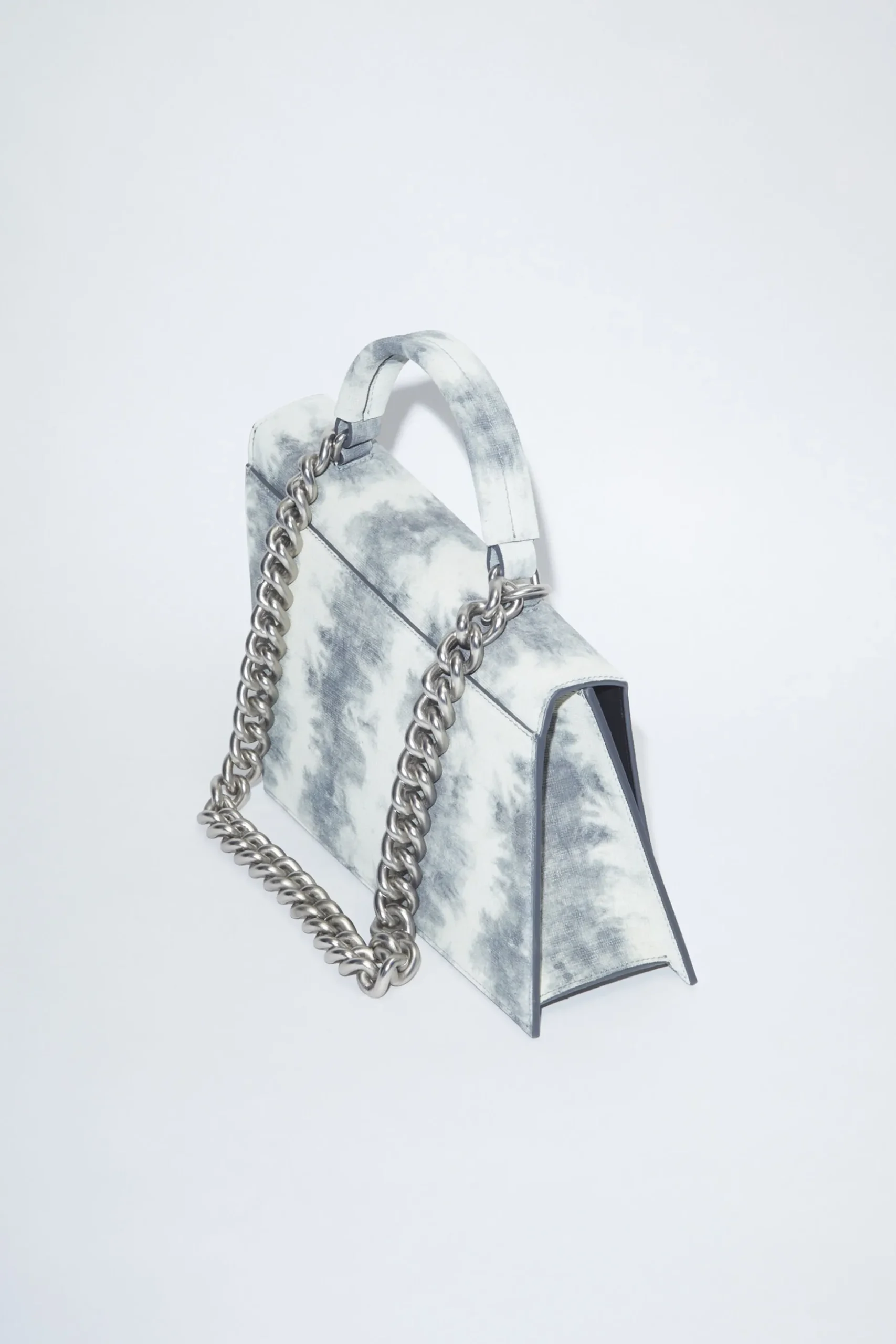 Deformierte Handtasche