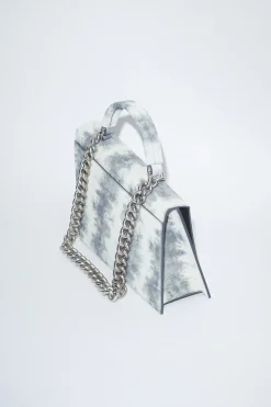 Deformierte Handtasche