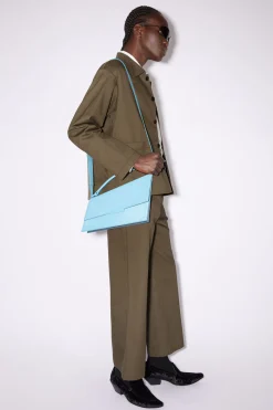 Deformierte Handtasche