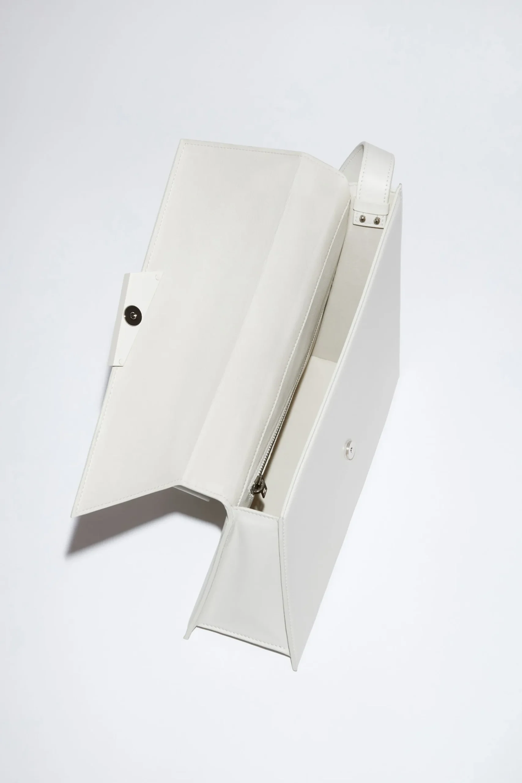 Deformierte Handtasche