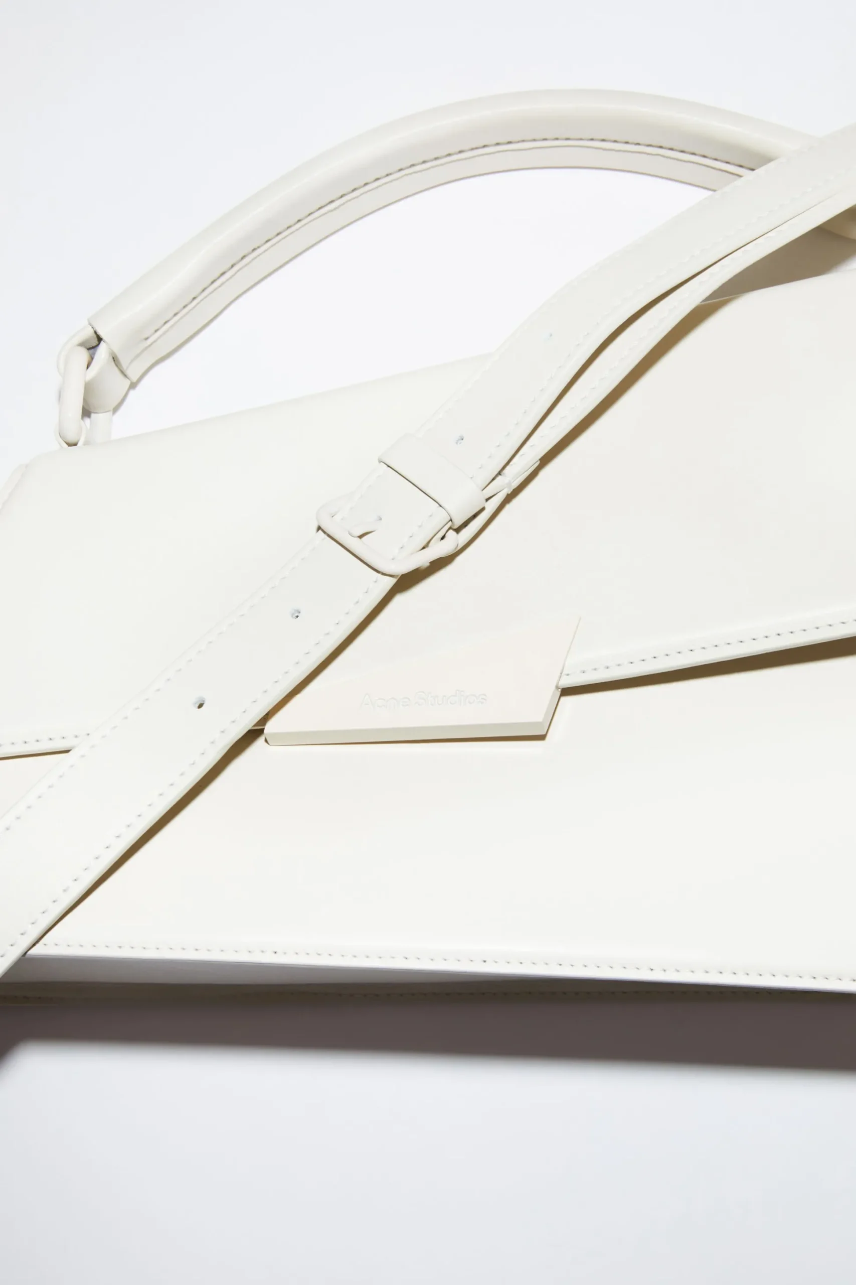 Deformierte Handtasche