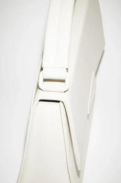 Deformierte Handtasche