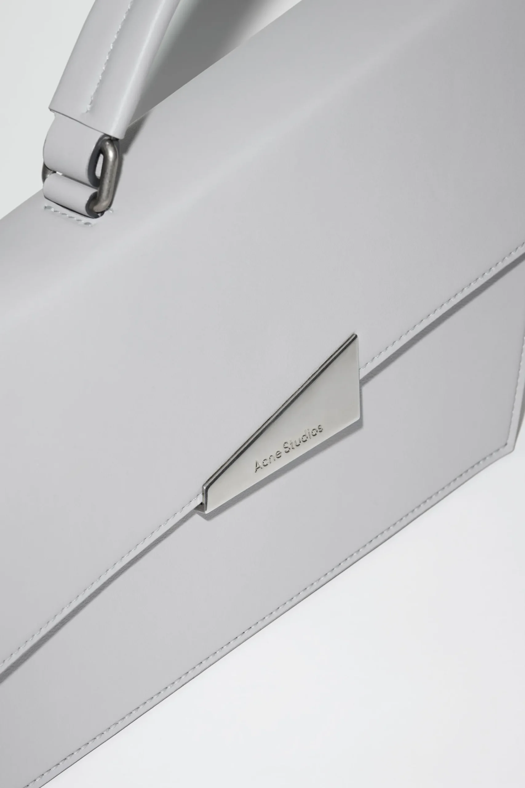 Deformierte Handtasche