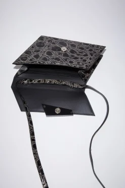 Deformierte Micro-Tasche