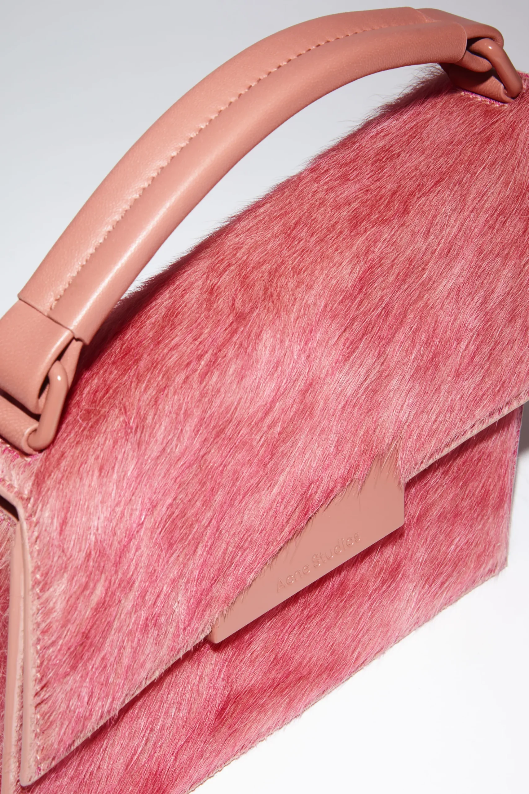 Deformierte Mini-Tasche
