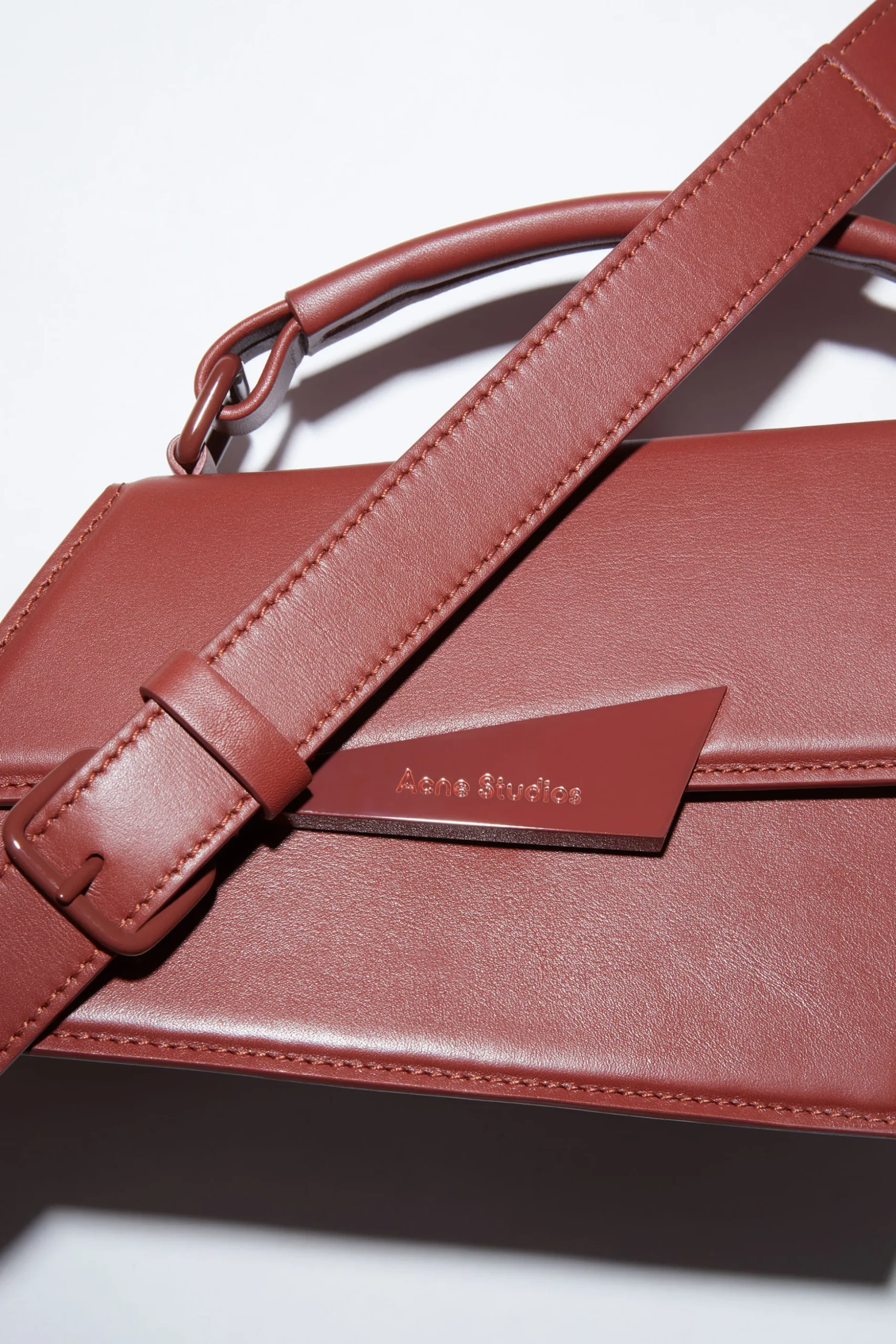 Deformierte Mini-Tasche
