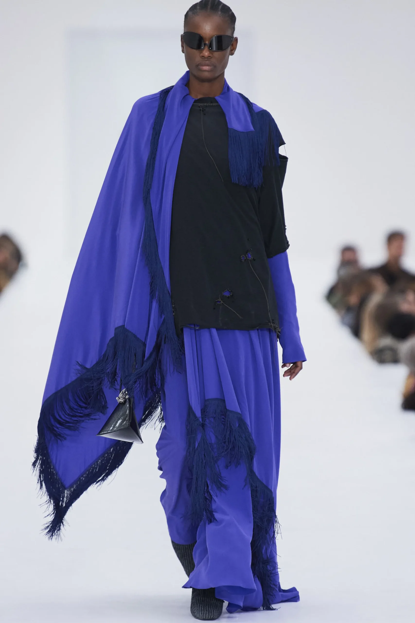 Drapiertes Kleid Mit Fransen
