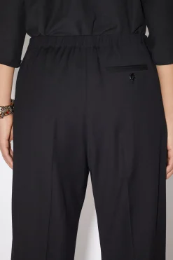 Figurnahe Hose