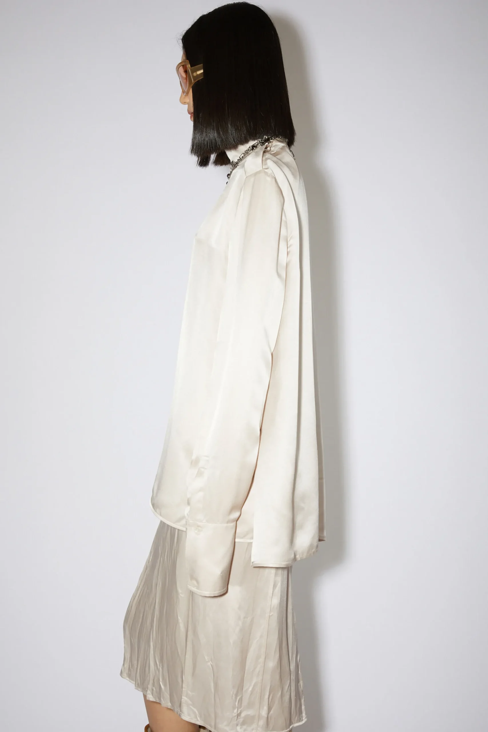 Figurnahes Satin-Hemd