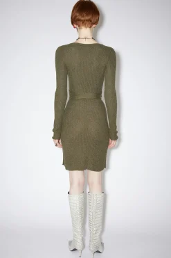 Geripptes Strickkleid