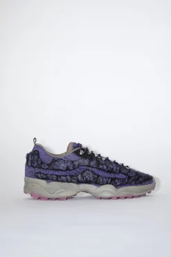 Gestrickte Sneakers Zum Schnuren