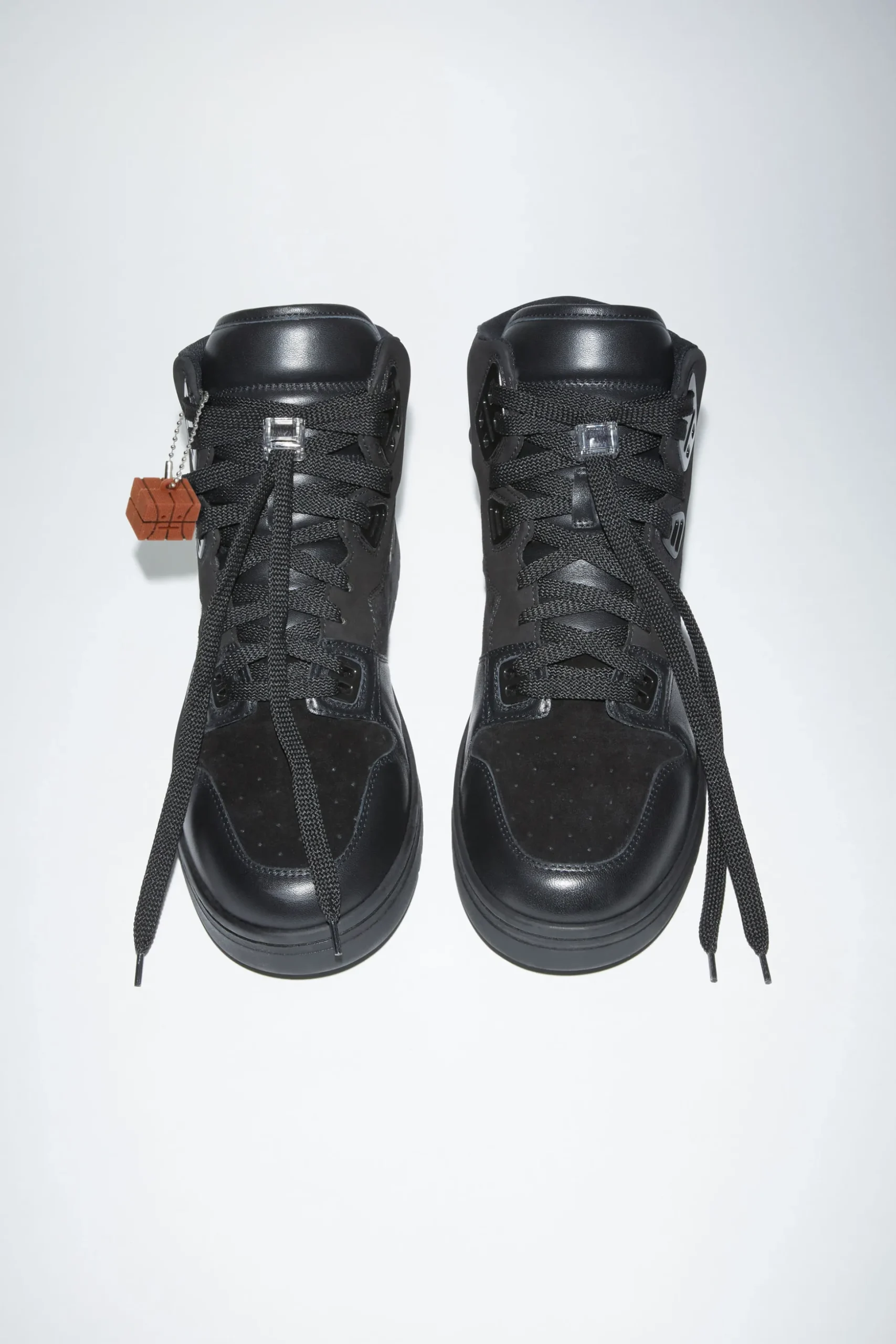 Hohe Sneakers