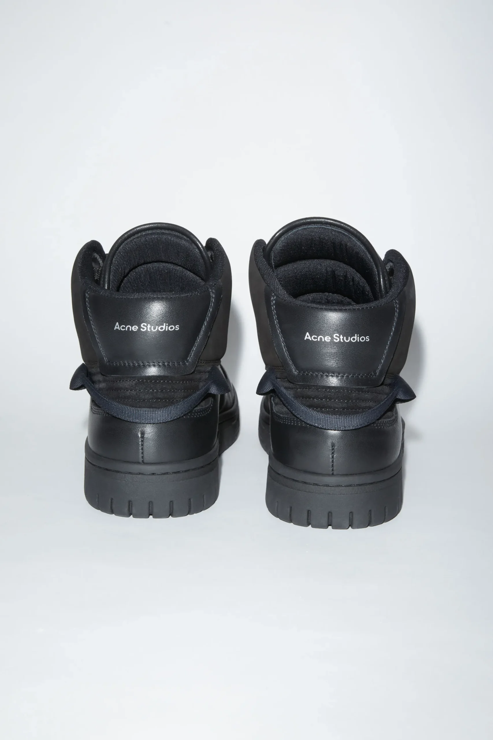 Hohe Sneakers