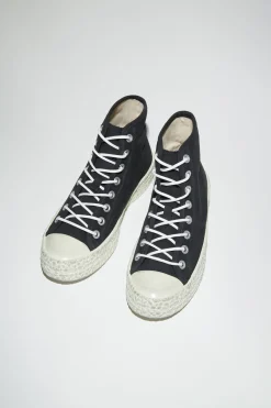 Hohe Sneakers