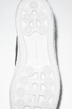 Hohe Sneakers