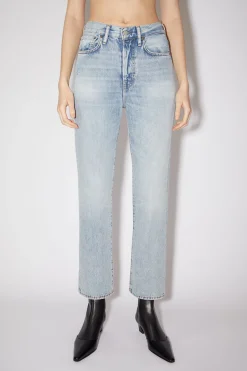 Jeans In Gerader Passform