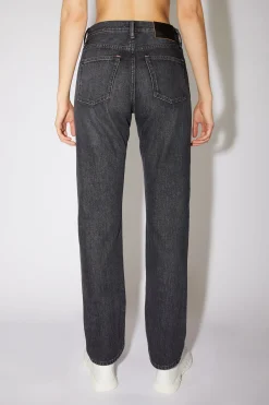 Jeans In Gerader Passform
