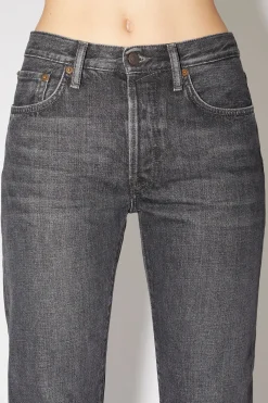 Jeans In Gerader Passform