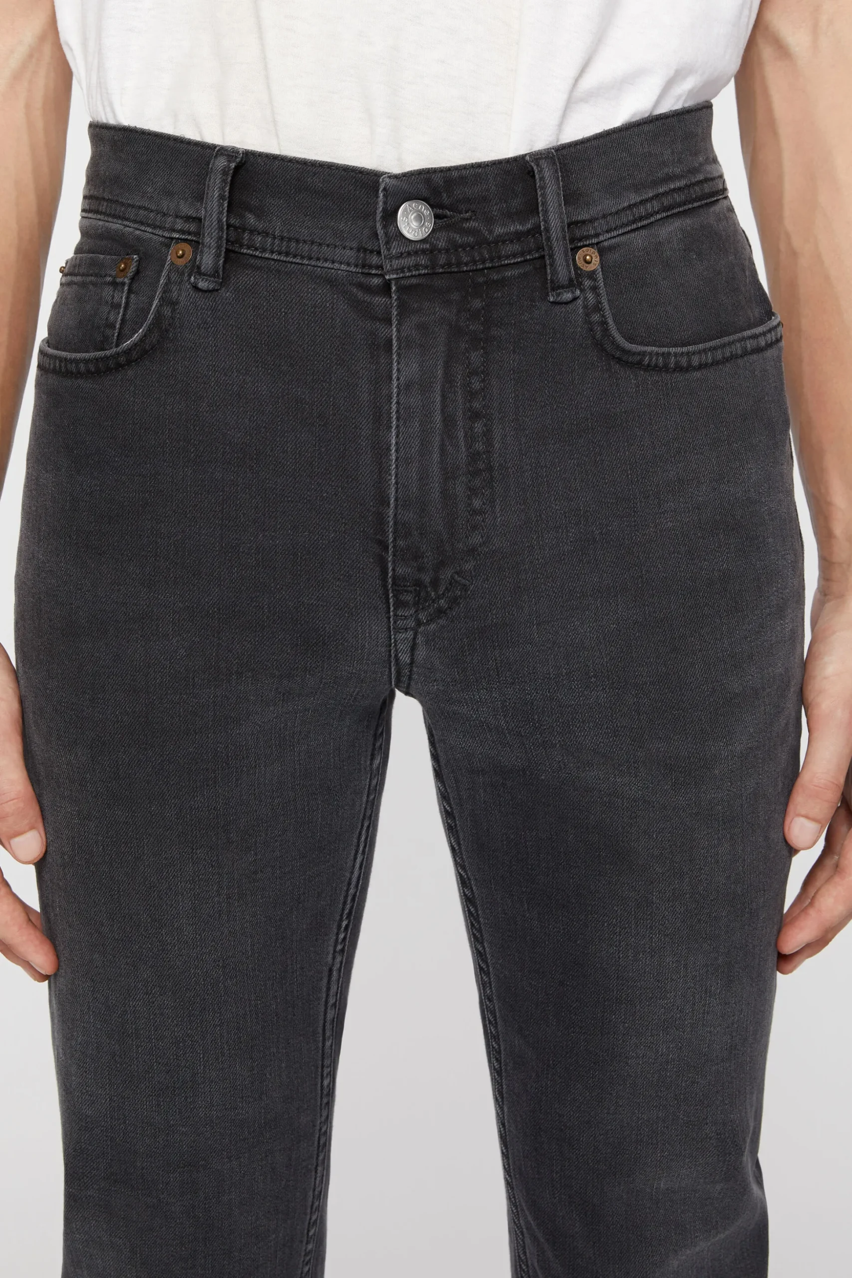 Jeans Mit Enger Passform – North