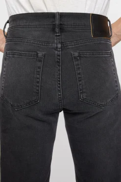 Jeans Mit Enger Passform – North