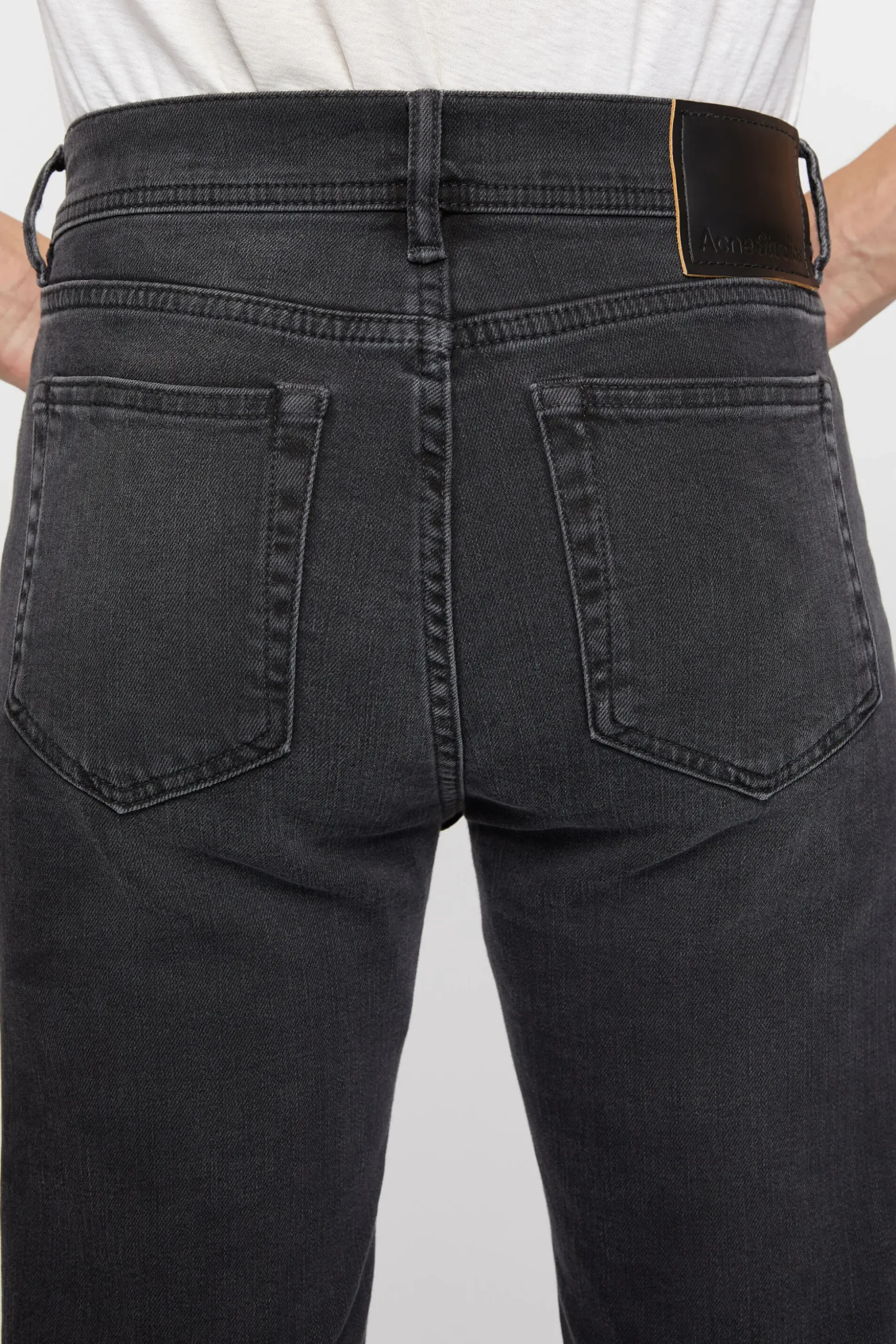 Jeans Mit Enger Passform – North