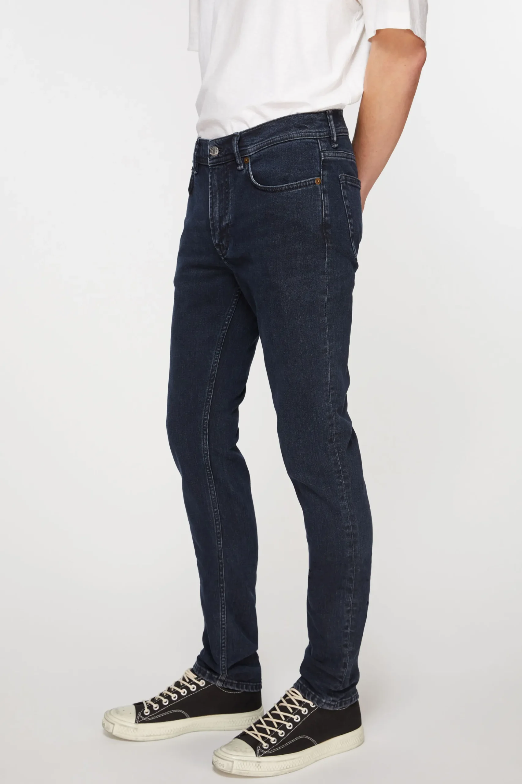 Jeans Mit Enger Passform – North