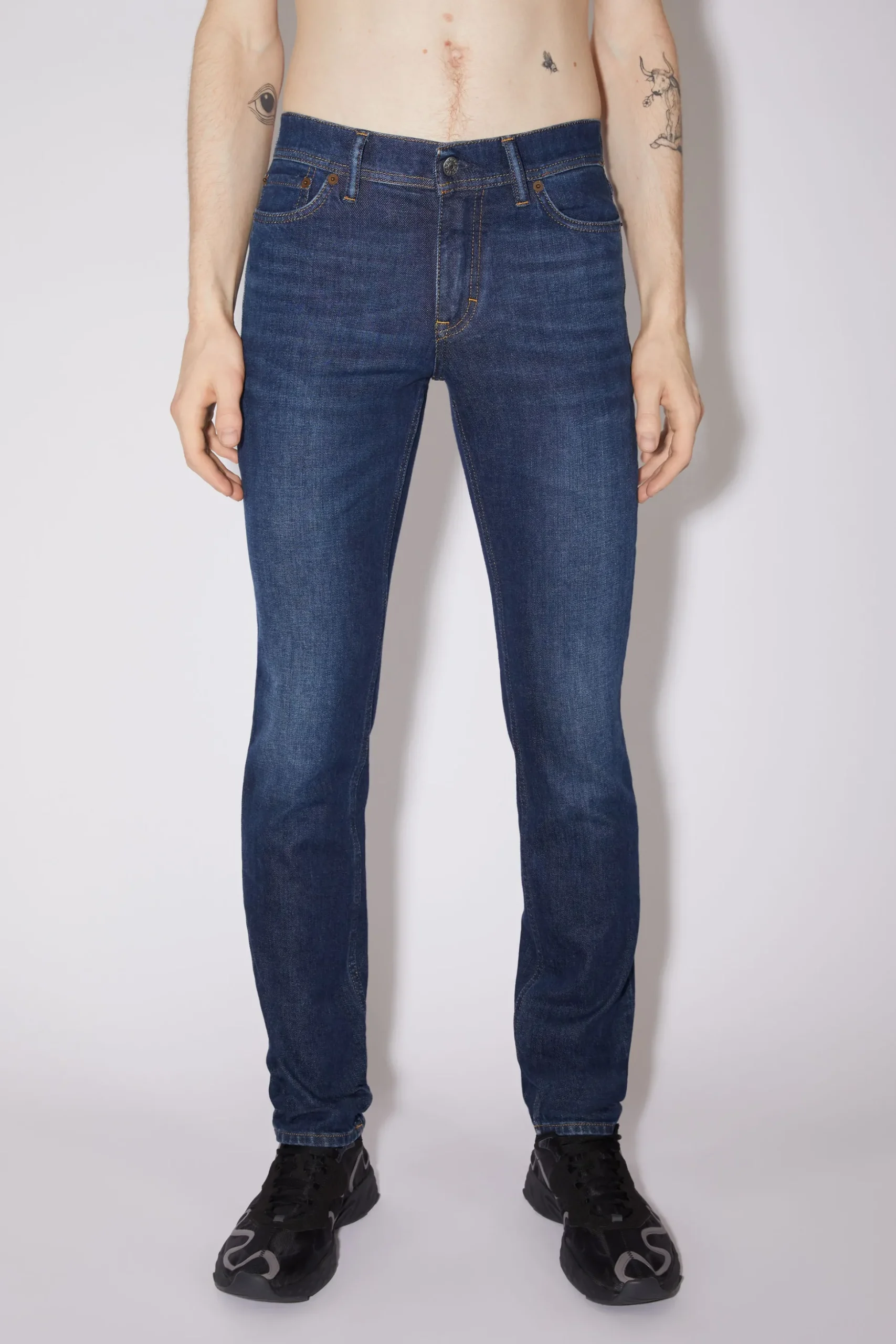 Jeans Mit Enger Passform – North
