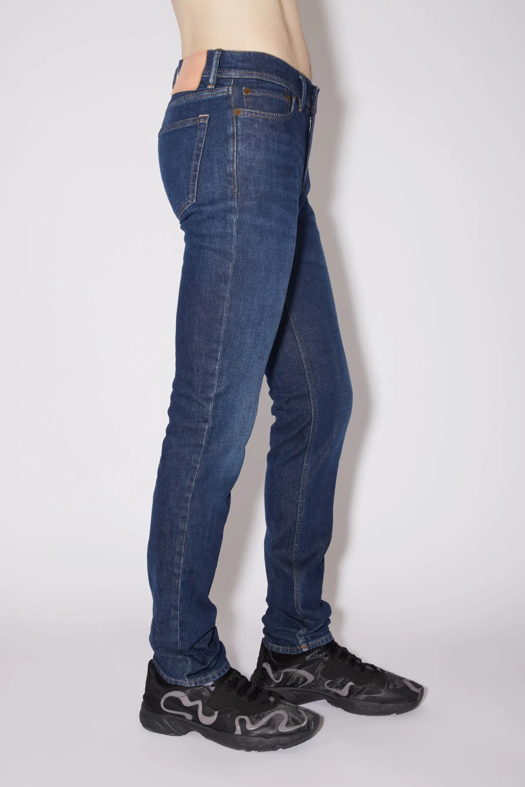 Jeans Mit Enger Passform – North