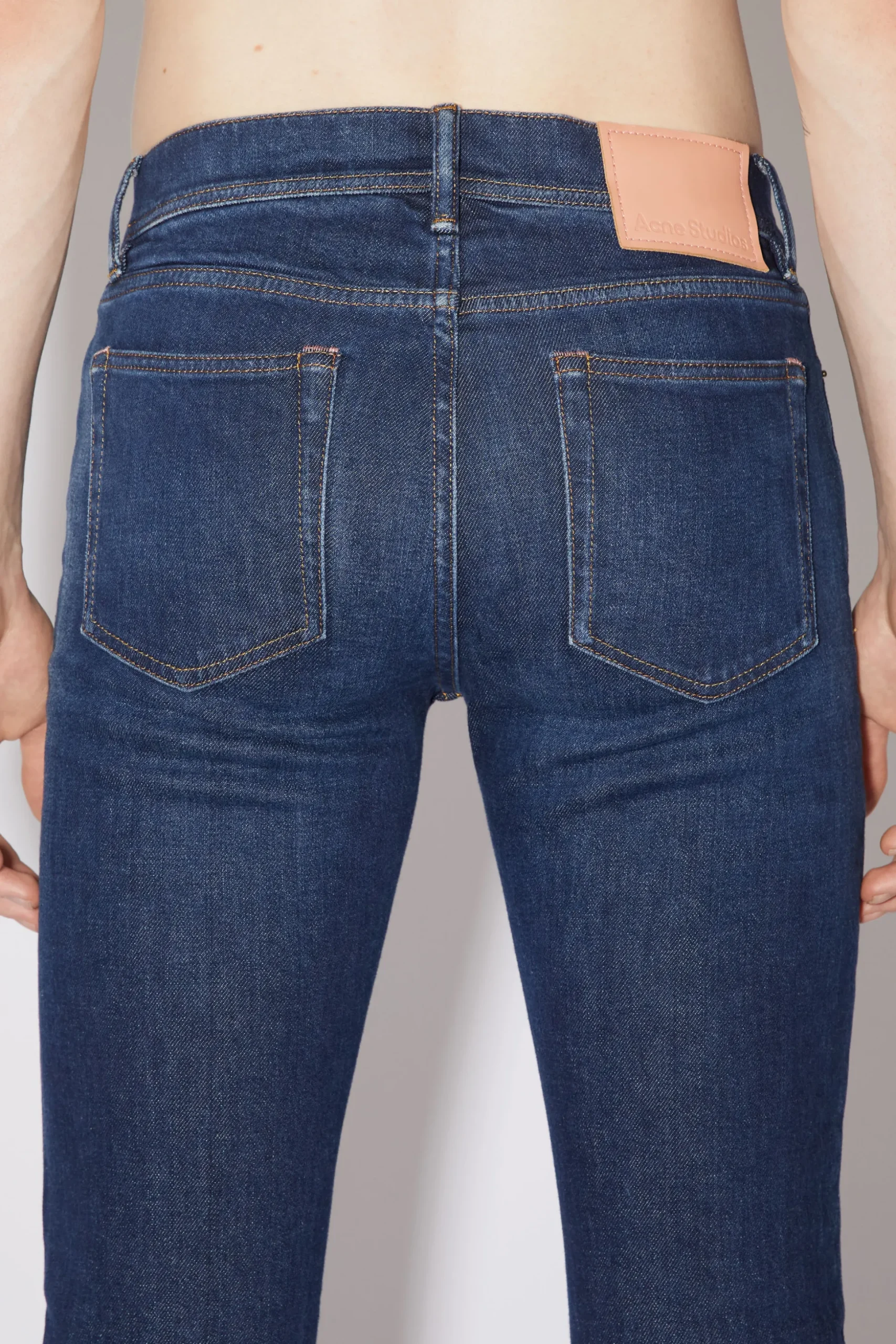 Jeans Mit Enger Passform – North