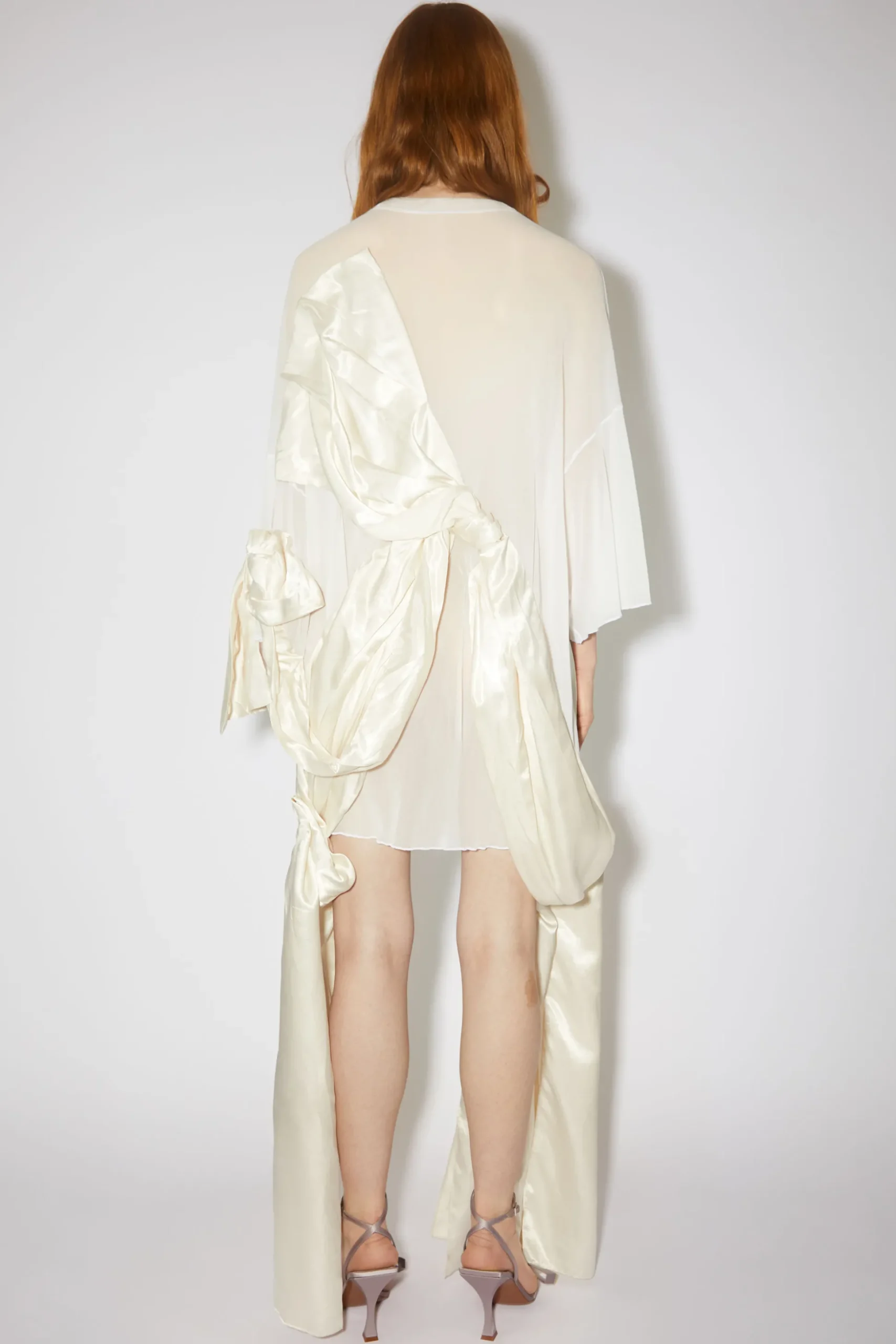 Kleid Mit Drapierter Schleife