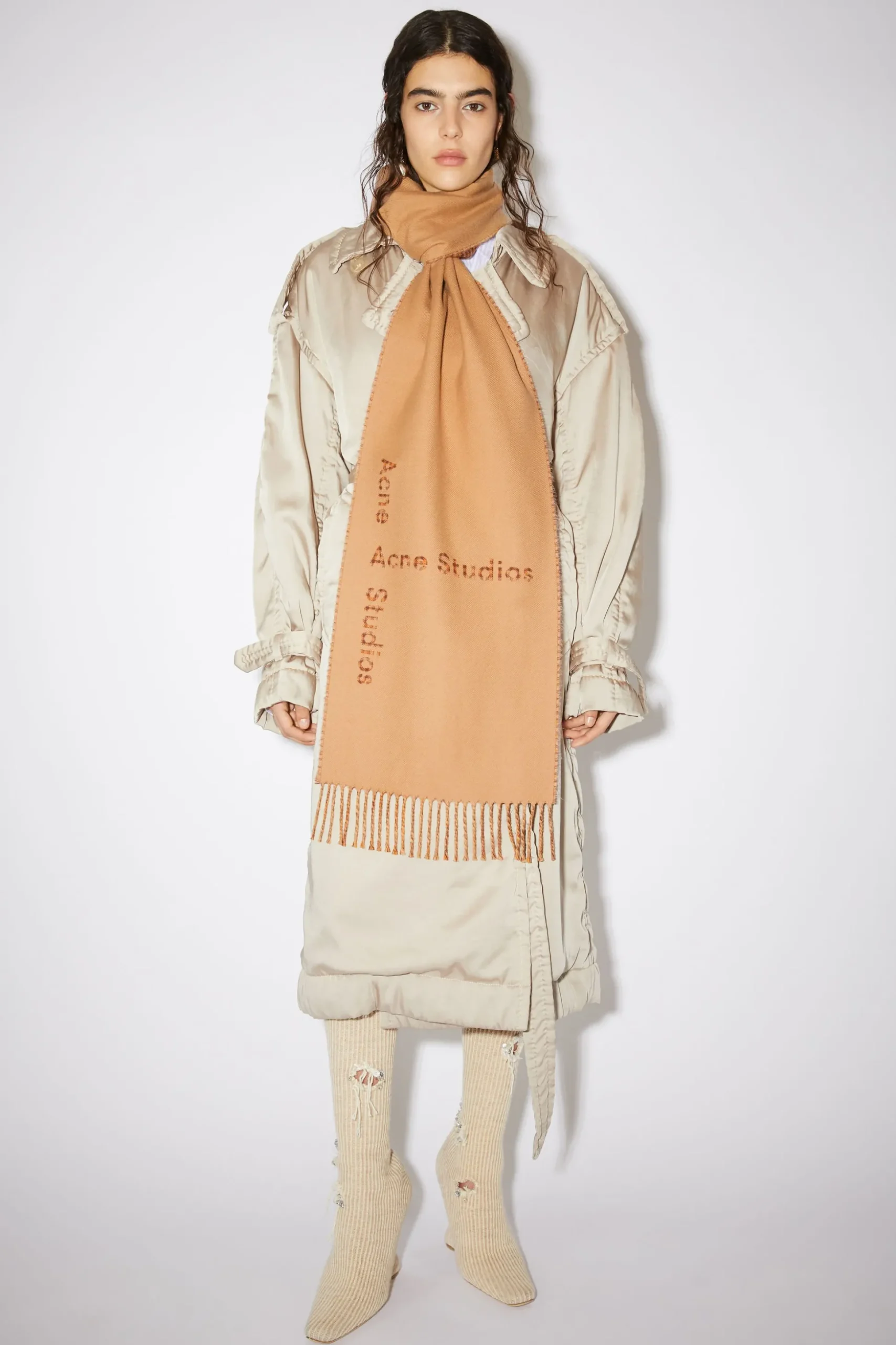 Kontrastierender Wollschal Mit Logo-Jacquardmuster