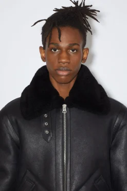 Lammfelljacke Im Piloten-Stil