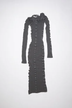 Langarmliges Kleid