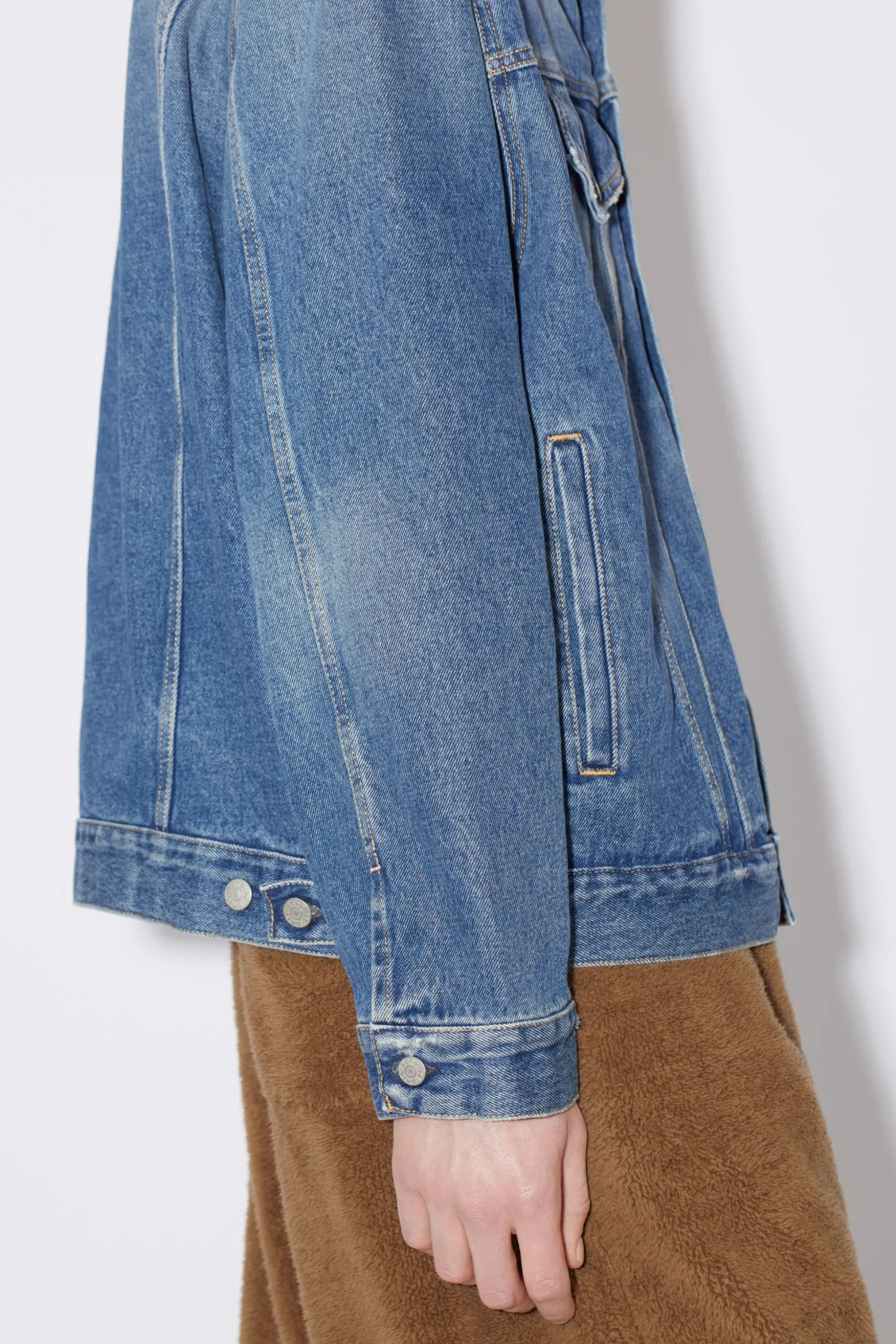 Lockere Denimjacke