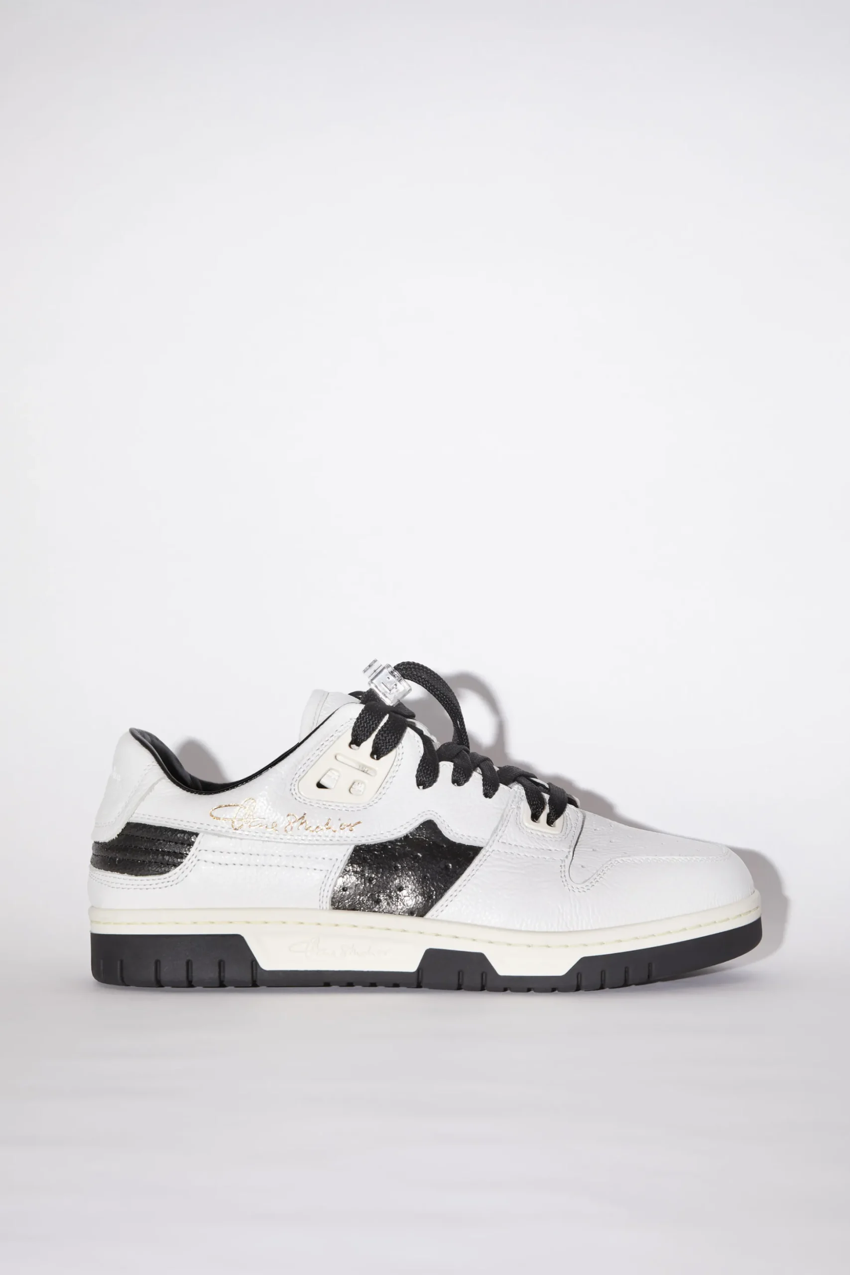Niedrige Sneakers