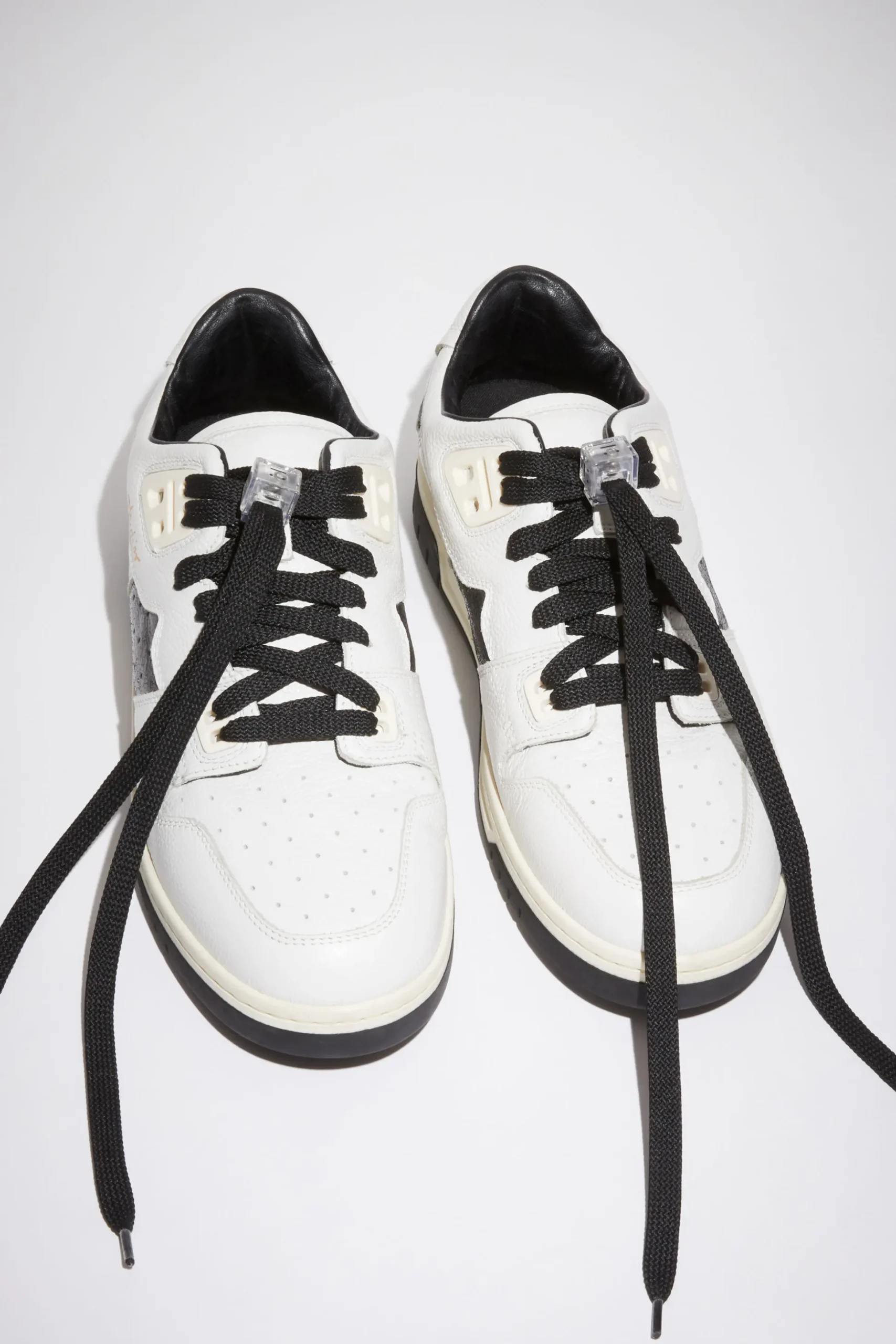 Niedrige Sneakers