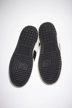 Niedrige Sneakers